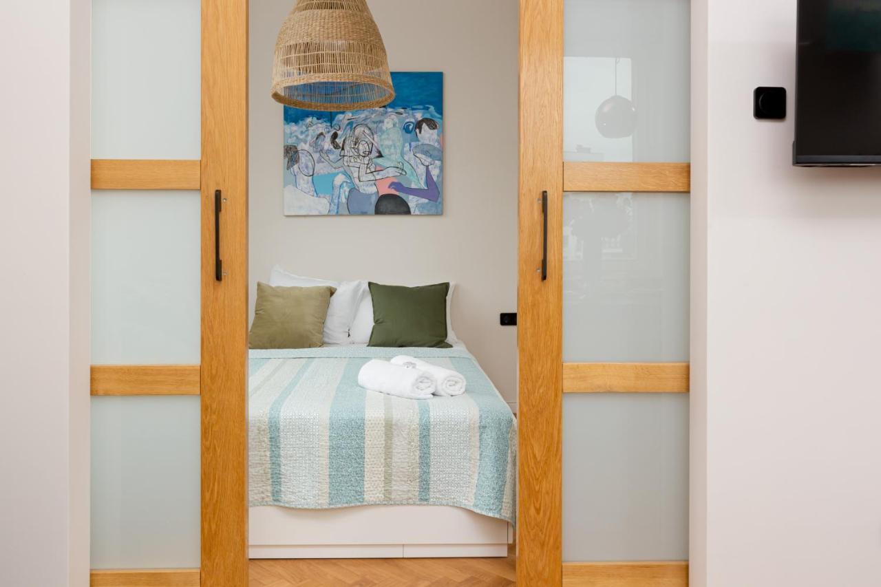 Wiktorska By Renters Apartament *